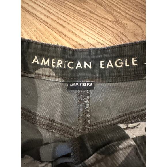 American Eagle Corduroy Super stretch Camo Pants, Mom Jean, Size 2 - Picture 4 of 10